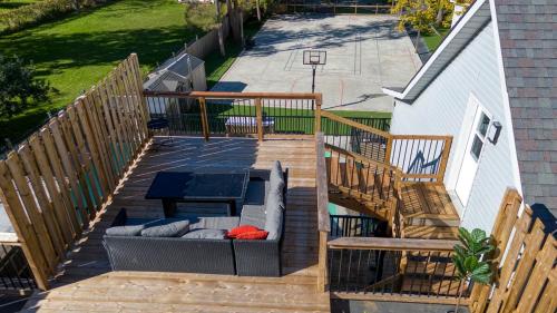 Riverside Oasis with Pool and Dock in Carleton Place (ON)