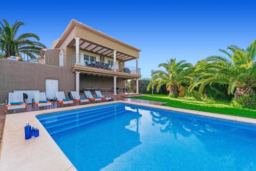 Villa Limones by Villa Plus