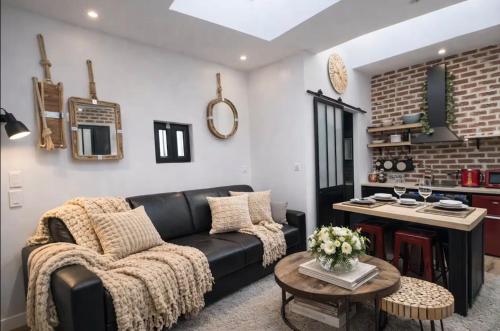 B2 Beautiful House in 7th, 2-4G by Eiffel Tower