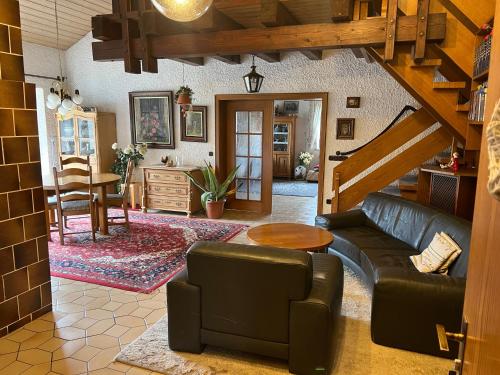 客房, Ferienhaus Natternberg Spacious apartment large living room 4 bedrooms garden quiet near Deggendorf in 代根多夫