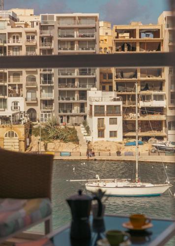 Seaside Luxe Spinola Bay Apartment by Buena Vista - image 4