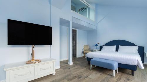 room detail thumbnail 1