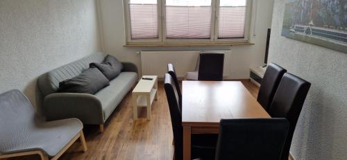 II Schöne Monteur-Handwerker Wohnung in Bingen - Blick auf Nahe Nähe A60 A61 (II Schone Monteur-Handwerker Wohnung in Bingen - Blick auf Nahe Nahe A60 A61) in Bingen am Rhein