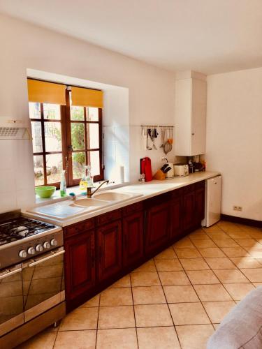 virtuve, Les Chambons - Tranquil Gite in the Perigord Noir in Gabillou
