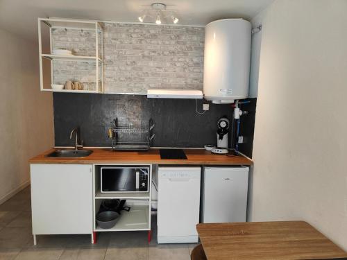 Studio climatise, jardin et parking privatif in Alco