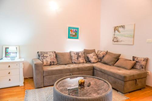 Porto Nest Apartment-1 minute walk to Porto Montenegro