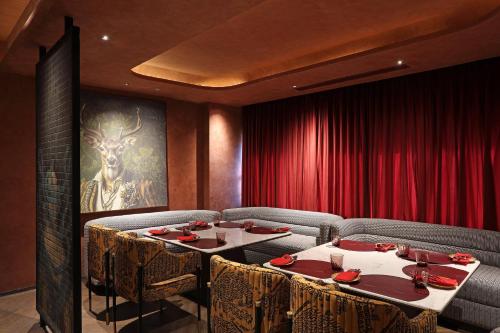 Restaurant, Holiday Inn Cochin By IHG in Kochi