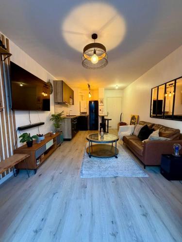 Fresh Apartment near Orly & Free parking - Location saisonnière - Athis-Mons