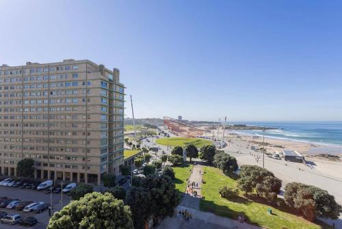 Liiiving in Matosinhos - Seaside Balcony Apartment in Aldobar