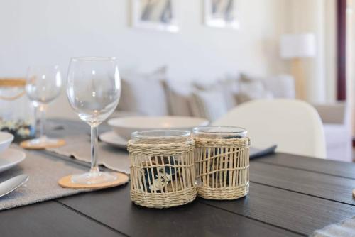 Liiiving in Matosinhos - Seaside Balcony Apartment in Aldobar