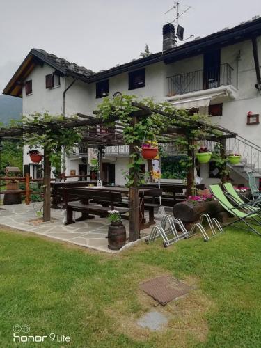 Dārzs, Ranch Dei Salassi Residence in Perloz