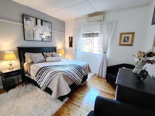 The Urban Oasis 4 guests Port Elizabeth Gqeberha – khách sạn tại Walmer Downs