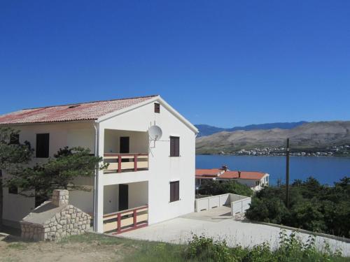  Stunning Holiday Home in Pag Dalmatia, Croatia in Stari Okić