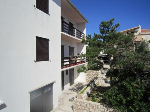  Stunning Holiday Home in Pag Dalmatia, Croatia in Stari Okić