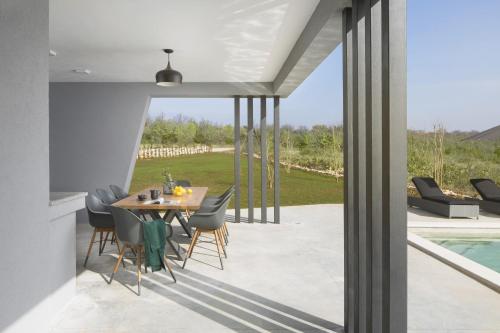 Erkély/terasz, Villa Infinity near Pula for 8 persons with 68 m2 private pool, sauna & kids playground in Vodnjan