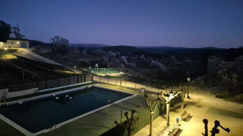 Peldbaseins, Hostal Restaurante Portell in Cinctorres
