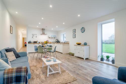 Iekārtas, 2 Bed in Hinton Blewett oc-g34070 in Cameley