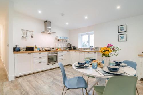 Iekārtas, 2 Bed in Hinton Blewett oc-g34070 in Cameley