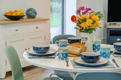 Iekārtas, 2 Bed in Hinton Blewett oc-g34070 in Cameley