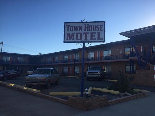 . TownHouse Motel