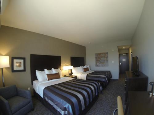 Queen Room with Two Queen Beds - Non-Smoking