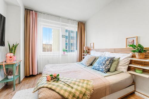 Stylish Studio in Smichov, Private parking, Free Gym, Prague