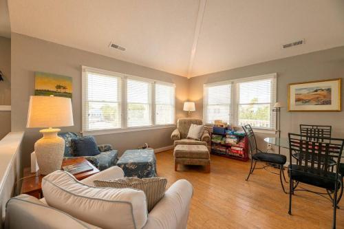 Surfin' Paws - image 27