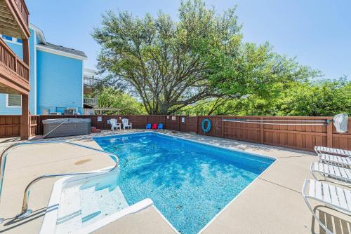 Surfin' Paws - image 25