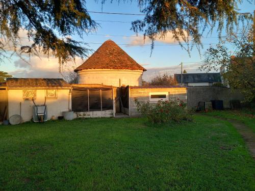 le pigeonnier de st Romain in Velleches