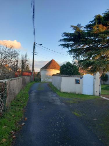 le pigeonnier de st Romain in Velleches