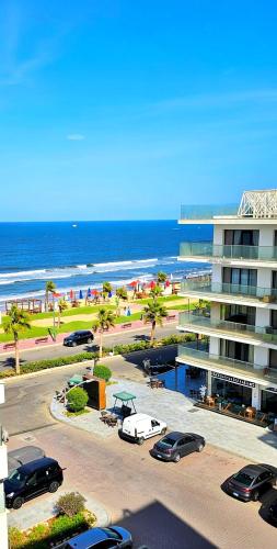 Luxurious Chalet with Ocean Views in Porto Said Resort, `Ezbet Shalabi el-Rûdi