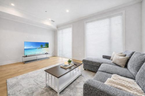 Modern Luxury 3BR 2BA 10 minutes to NYC in Weehawken