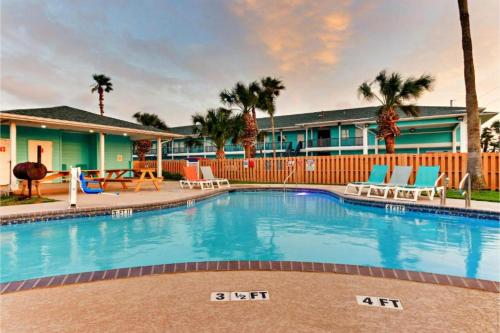 Pool, The Island Hotel Near Beach Port Aransas in Port Aransas (TX)