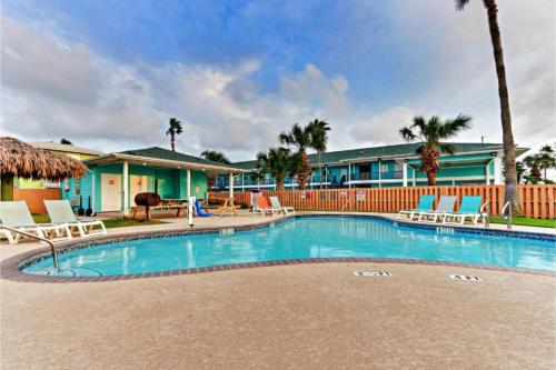 Piscina, OYO The Island Hotel in Port Aransas (TX)