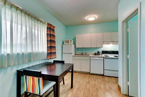 Island Hotel Port Aransas - image 30