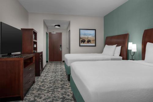 2 queen beds