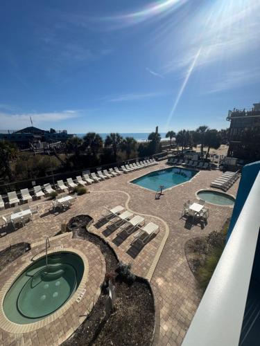 Enjoy & Relax Ocean front King apartment with bunks - image 10