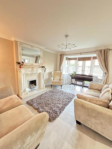 Contractors Home - 4 Bedroom Long Stays Welcome - Barnsley in Barnsley