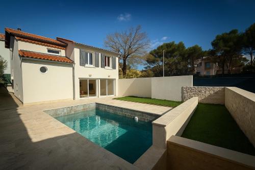 Havre de paix avec piscine & grand jardin 6 pers gîte à louer Mouret