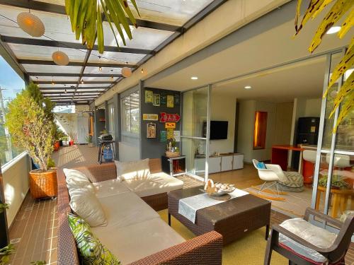Espacio pet-friendly con terraza amplia y asador