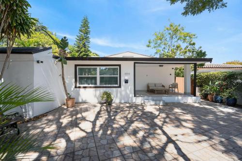 Casa Santorini - Chic 4 2 near Grove & Brickell in Miami, USA