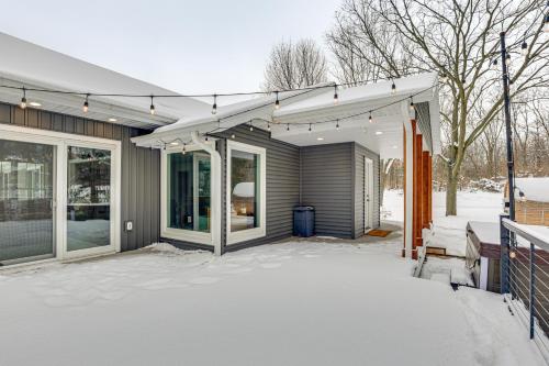 Hot Tub, Dock & Sauna! 'Lake Wisconsin Retreat' in Sauk City (WI)