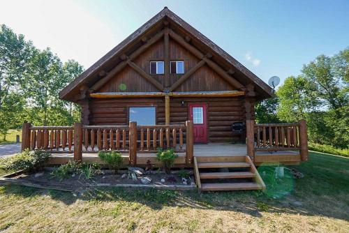 Whitewater Cottage & RV Resort in Foresters Falls (ON)