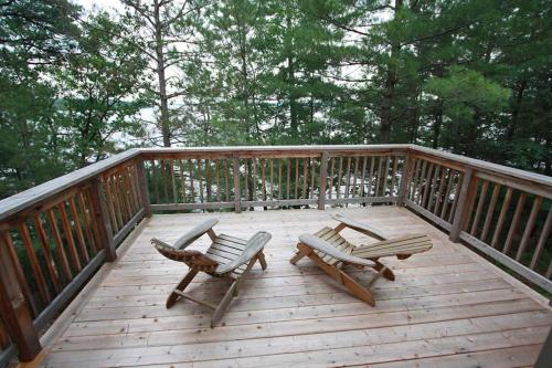 Whitewater Cottage & RV Resort in Foresters Falls (ON)