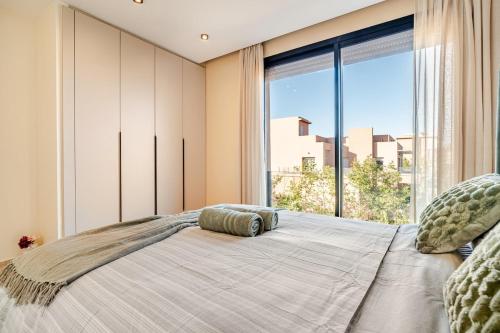 Modern 4-Bedroom Villa with Private Pool & Atlas Views 8 min to Jemaa El Fna - image 4