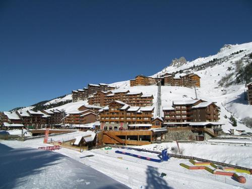 Attractive Apartment in M ribel near Les 3 Vall es Meribel