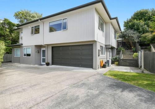 Exterior view, Stylish Tawa Retreat in Tawa