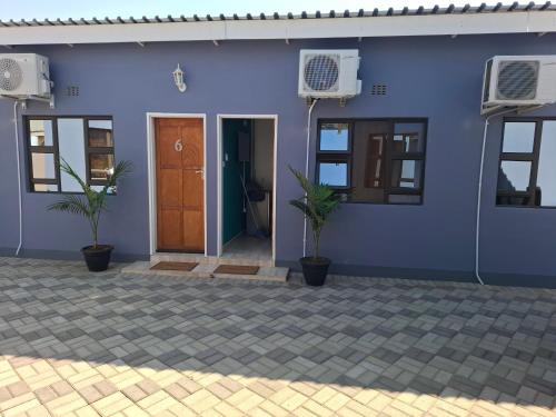 Exterior view, Cosy Cottage Apartments Block 9 in Francistown