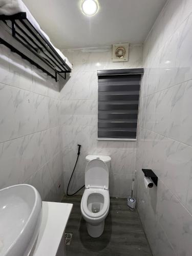 1BED Cozy Apartment 8 mins to the Int'l Airport - image 5
