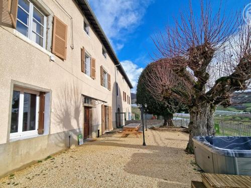 Gîte, animaux acceptés - 14 pers. entre Pilat et Lyonnais - FR-1-496-385 (Gite, animaux acceptes - 14 pers. entre Pilat et Lyonnais - FR-1-496-385) in Marsenoda